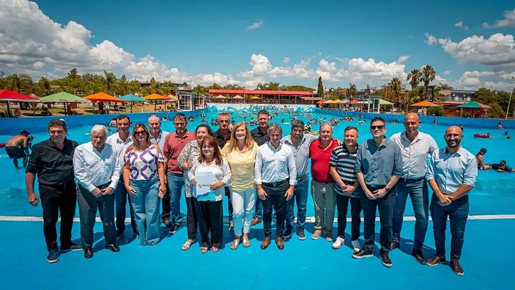 La liga de Intendentes del PJ reclamará a Milei la continuidad de las obras paralizadas