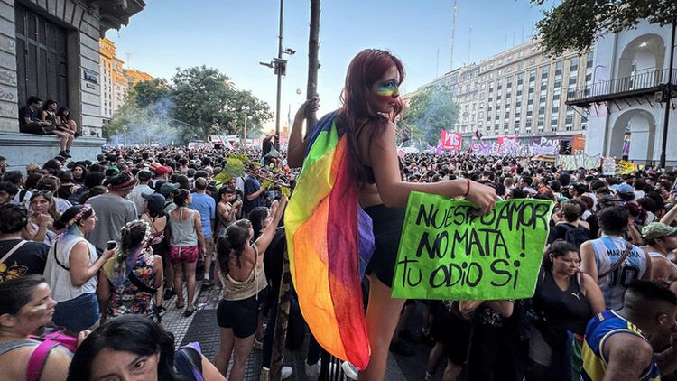 Una multitud participó de la Marcha Federal Antifascista y Antirracista