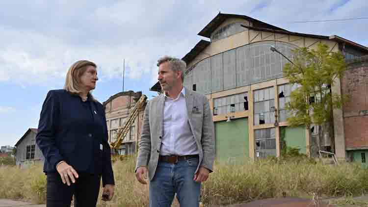 Provincia tomó posesión del puerto de Paraná: “Entre todos vamos a decidir su destino”