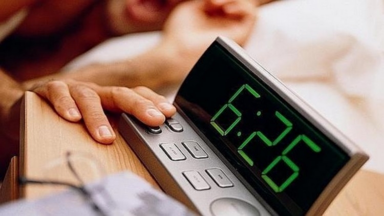 ¿Conviene cambiar el huso horario? Esta es la opinión de los especialistas