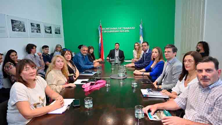 Provincia ofreció una suma fija a ATE y UPCN, y la paritaria pasó a cuarto intermedio