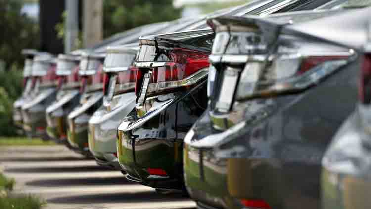 Al igual que los patentamientos, la producción automotriz cayó fuerte en noviembre