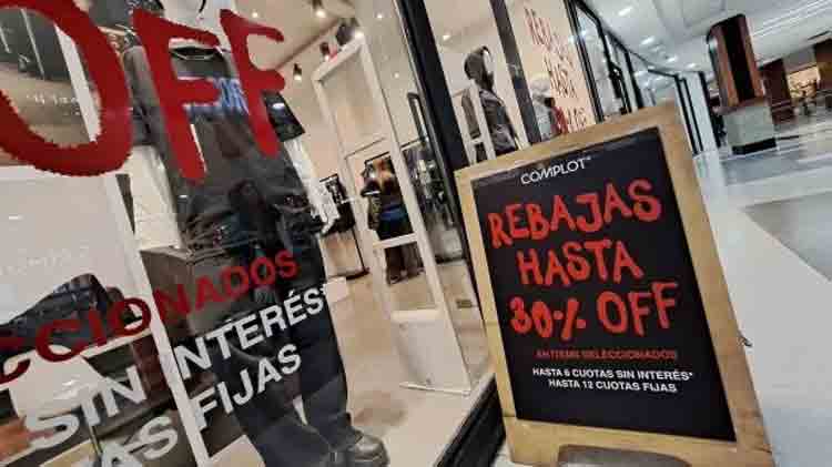 El 72% de argentinos recortó su consumo en los últimos tres meses por motivos económicos