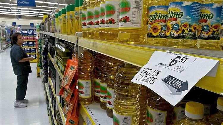 El aceite de 900 ml. salió de Precios Cuidados en abril del año pasado a $ 13,86 y ahora vale $ 28,10.