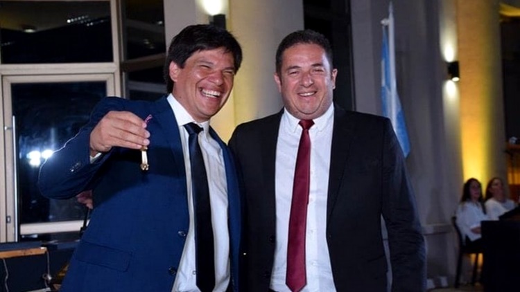 El intendente de Seguí, Gerardo Heberlein, junto a su antecesor Cristian Treppo