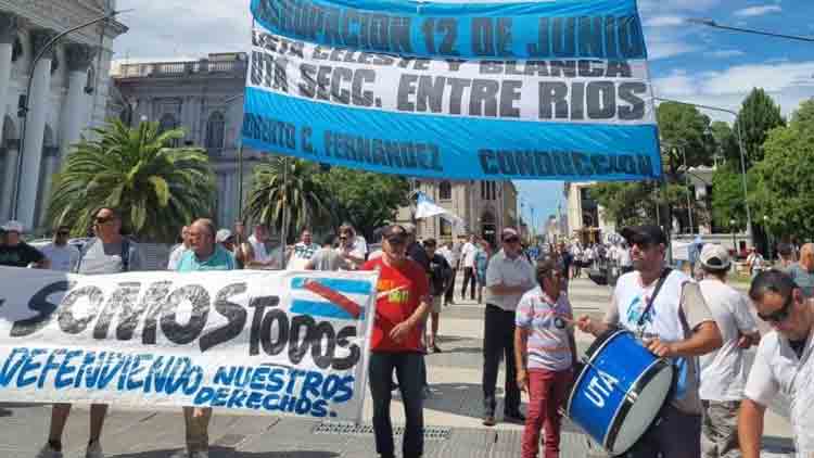 UTA Paraná aguarda avances para choferes que no fueron tomados por San José 