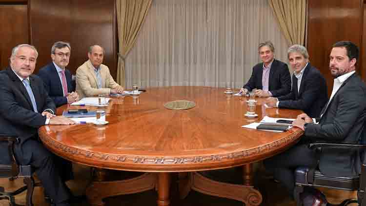 UIA acercó propuestas a Caputo para `trabajar en la recuperación de la actividad industrial`