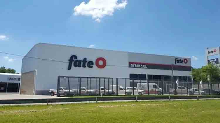 Cerró la fábrica de neumáticos FATE y despidió a más de 900 trabajadores