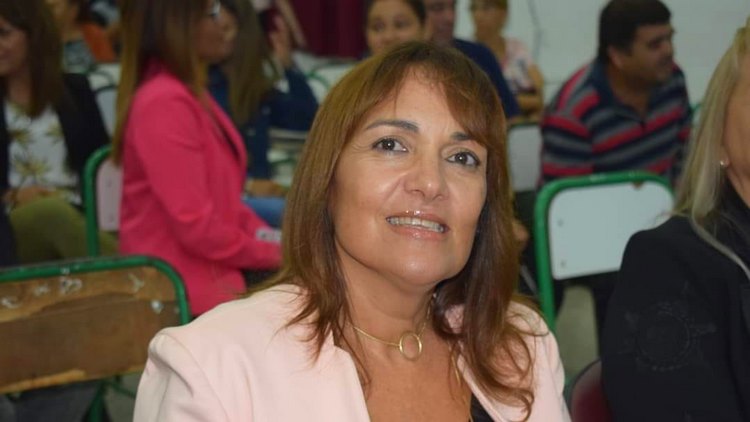 Una diputada propone que los contribuyentes paguen indemnización a los empleados públicos contratados