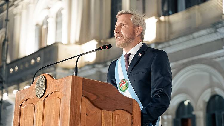 Frigerio elimina su propia pensión vitalicia